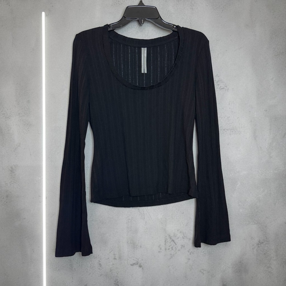 Anthropologie Ribbed Scoop Neck Bell Sleeve Top Black OBI777379 Womens Medium